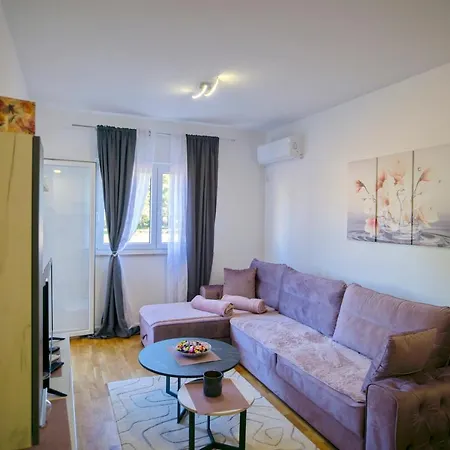 Lana Apartment