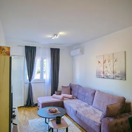 Lana Apartment