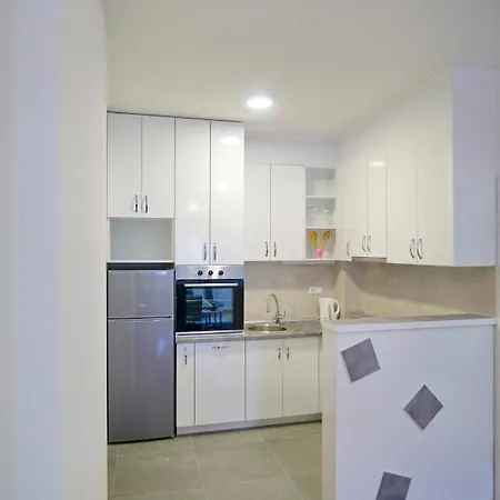 Lana Apartment *
